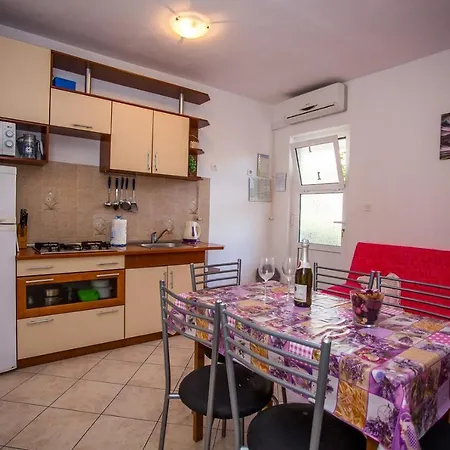 Mala Karla 1685 3* Seget Vranjica