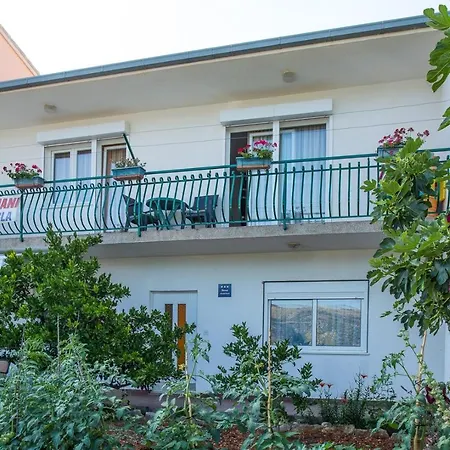 Mala Karla 1685 Guest house 3*