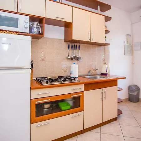 Mala Karla 1685 Guest house Seget Vranjica