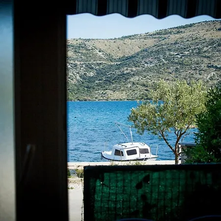Guest house Mala Karla 1685 Seget Vranjica