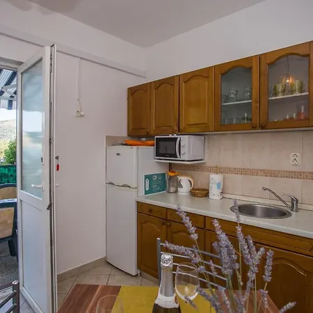 Guest house Mala Karla 1685 Seget Vranjica